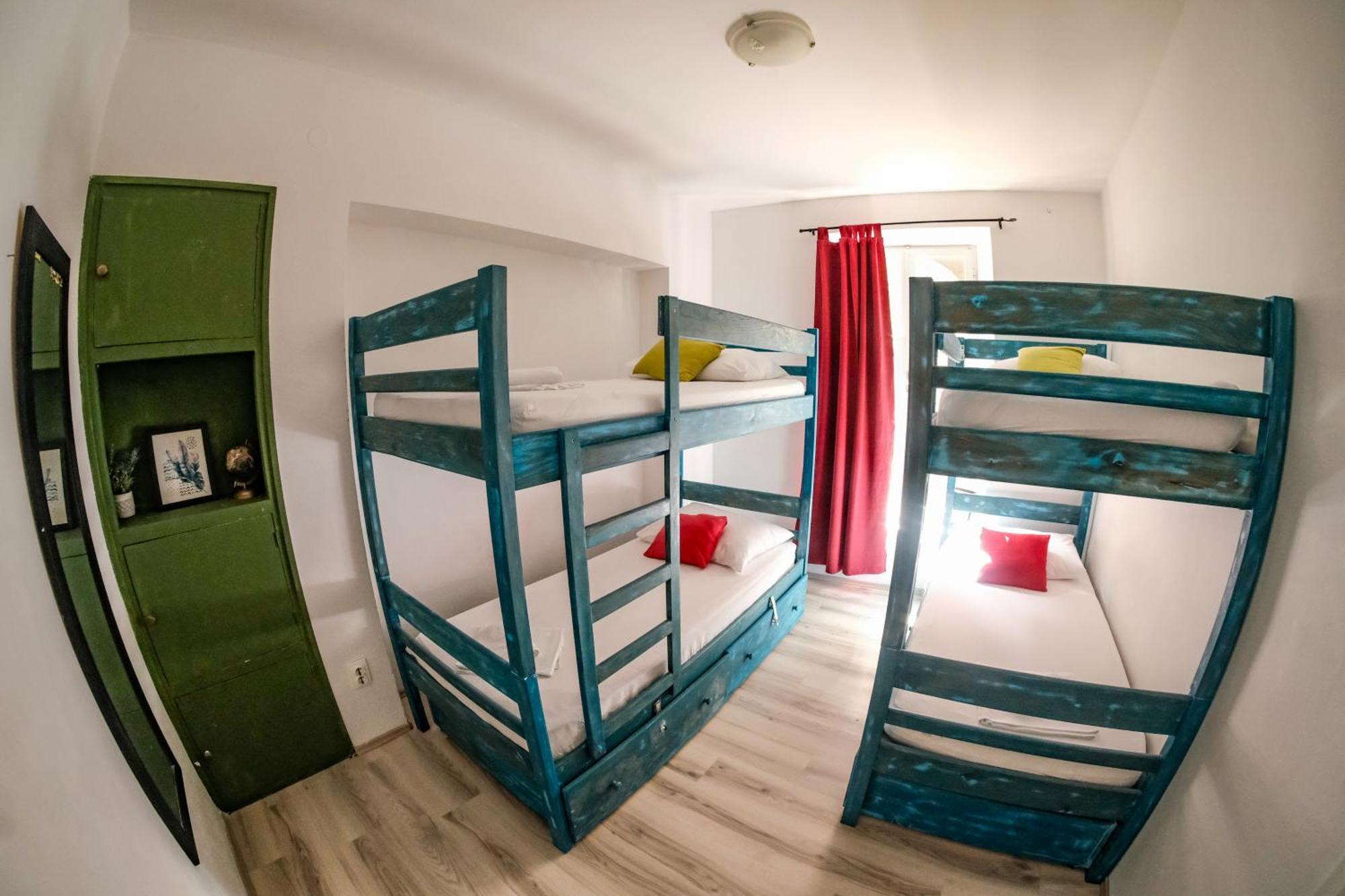 White Rabbit Hostel Хвар Экстерьер фото