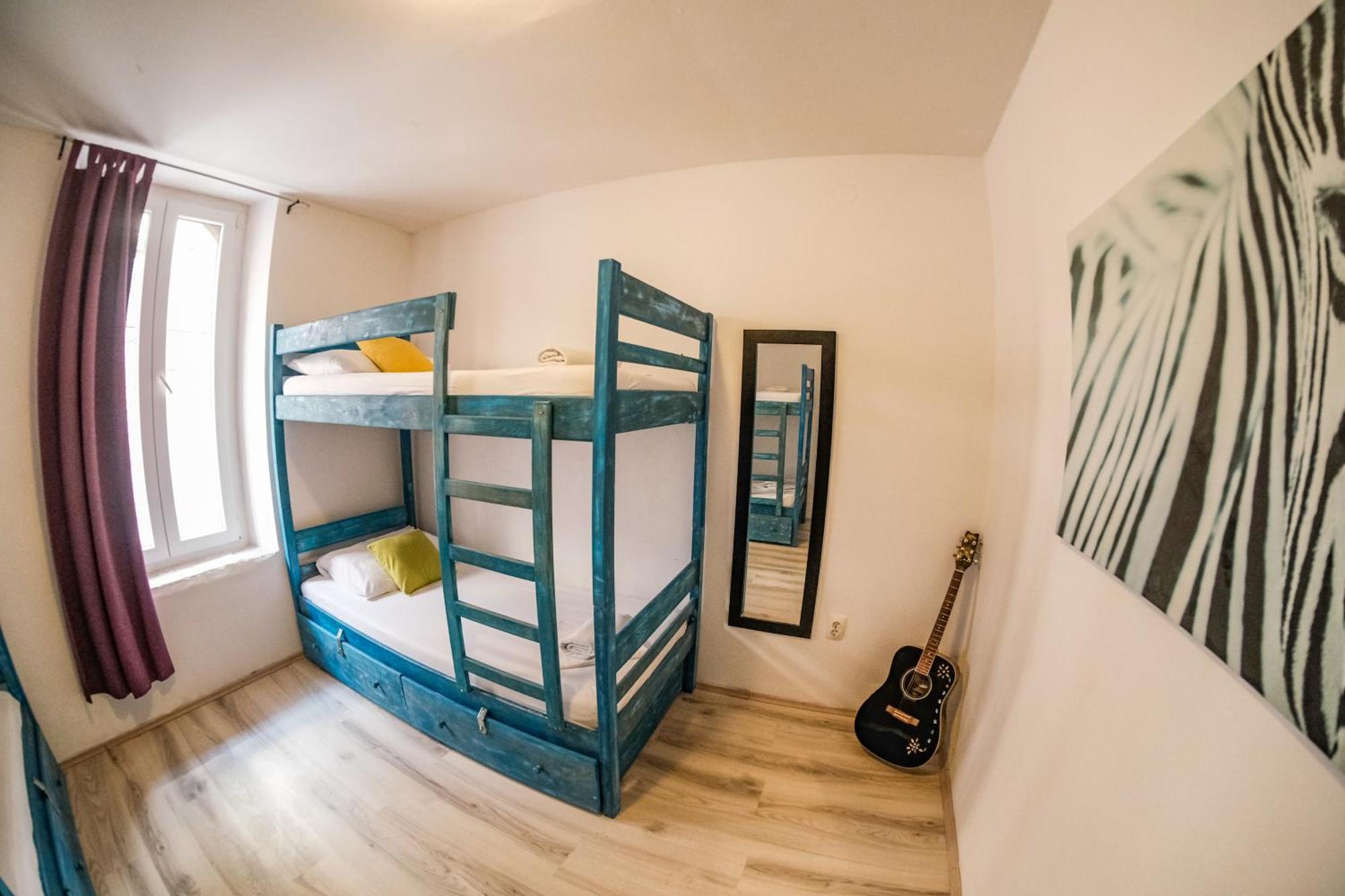 White Rabbit Hostel Хвар Экстерьер фото