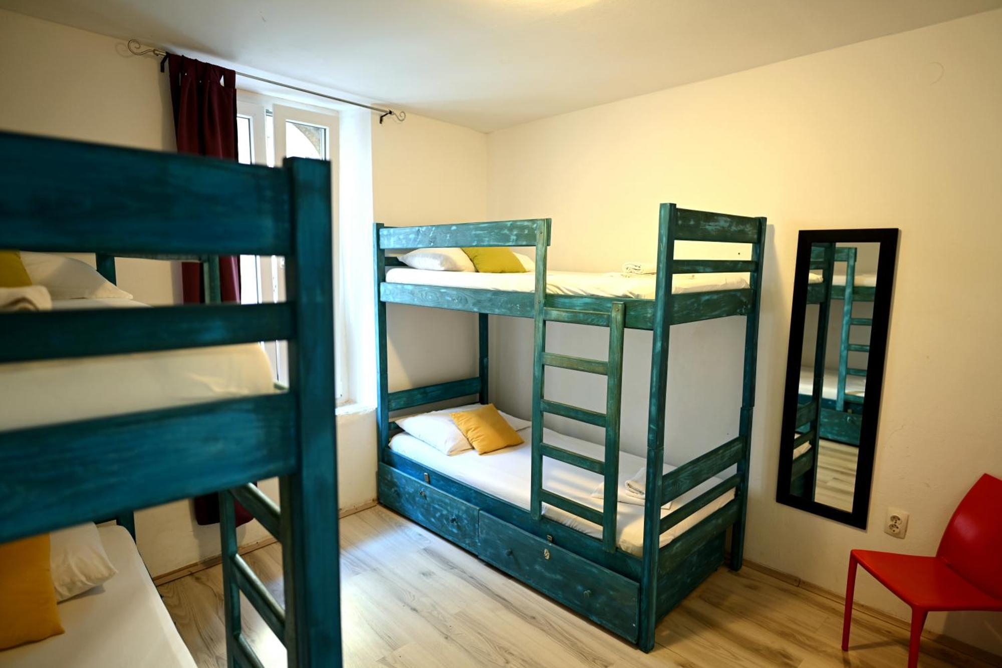 White Rabbit Hostel Хвар Экстерьер фото