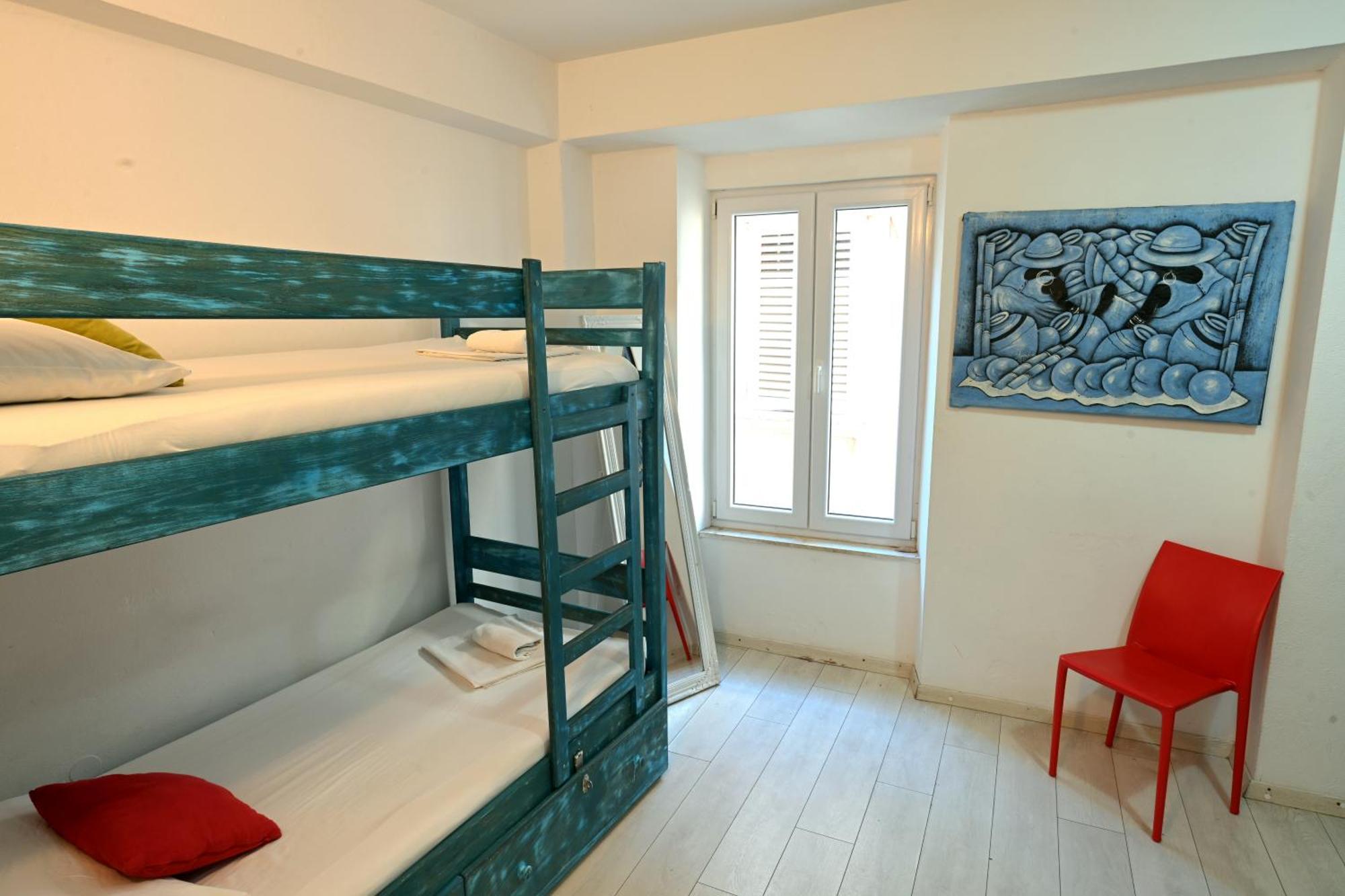 White Rabbit Hostel Хвар Экстерьер фото