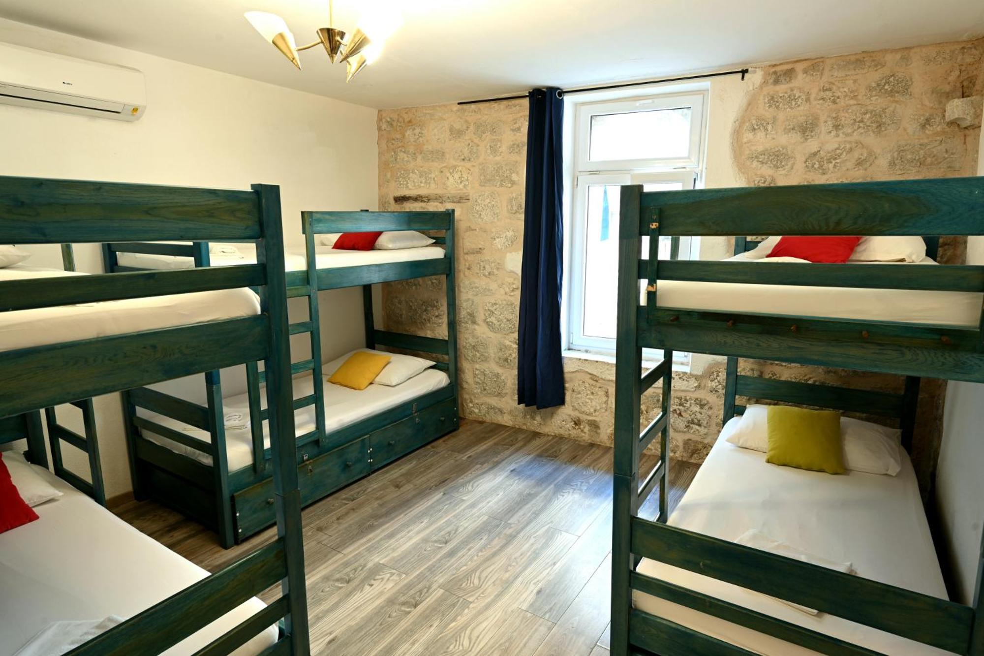 White Rabbit Hostel Хвар Экстерьер фото