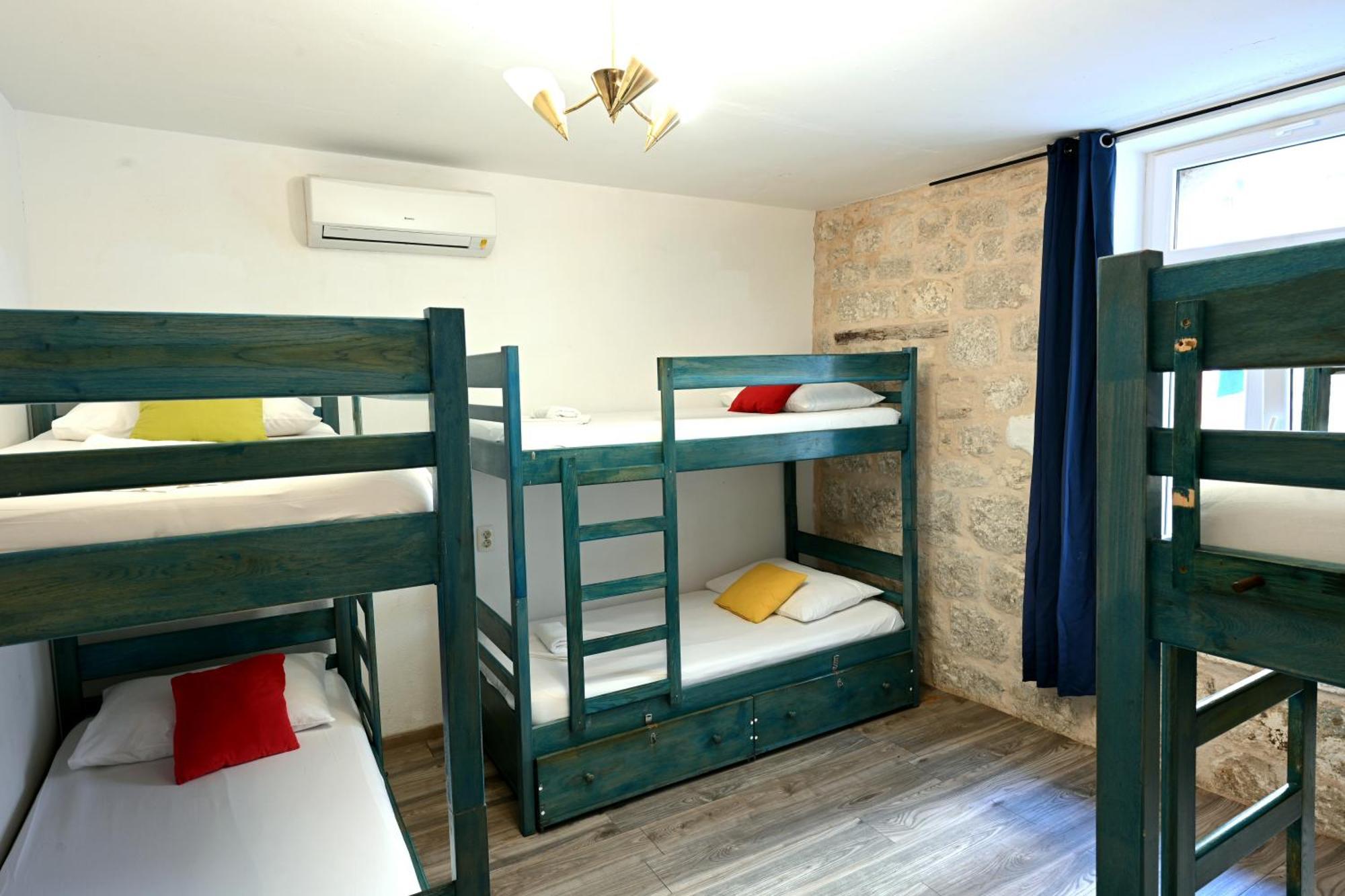 White Rabbit Hostel Хвар Экстерьер фото