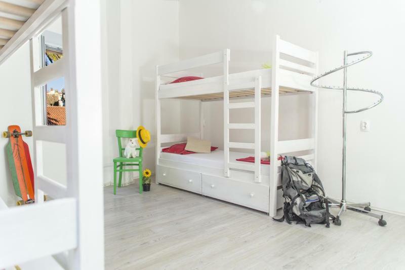 White Rabbit Hostel Хвар Экстерьер фото
