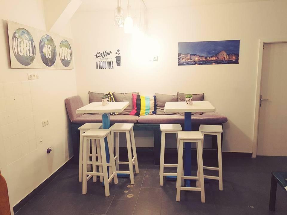 White Rabbit Hostel Хвар Экстерьер фото